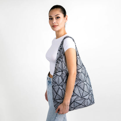 Girl with Foldable black and white standard nanobag