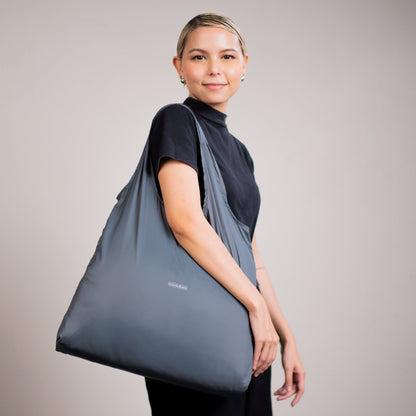 Women with grey nanobag big shopping bag 